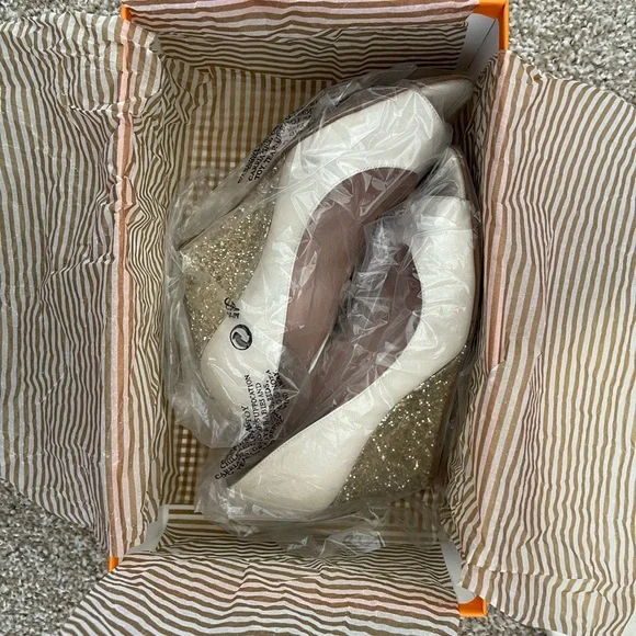 Kate Spade Cream Glitter Wedges - Picture 2 of 4